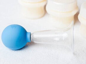 Cómo extraer y almacenar la leche materna
