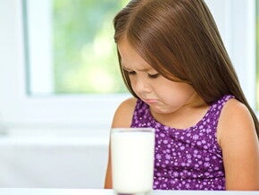 ¿Mi bebé es alérgico a la leche de vaca?