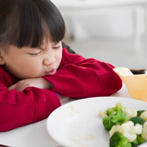 Mi hijo se rehúsa a comer Mi hijo se rehúsa a comer