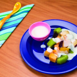 Ensalada de Frutas Mixta con Salsa de Vainilla Ensalada de Frutas Mixta con Salsa de Vainilla