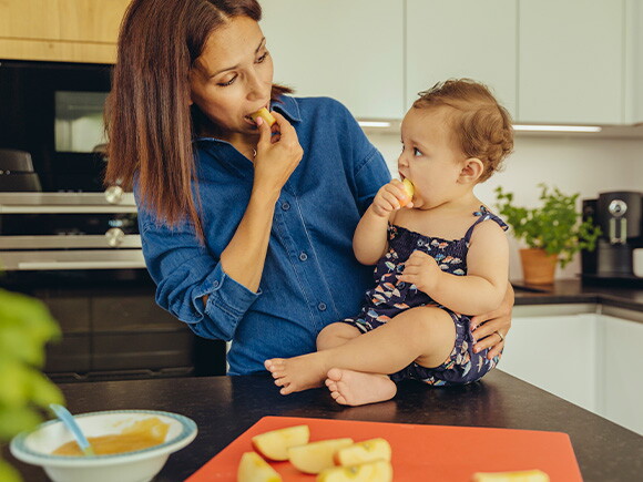 Sabes cuándo y cómo introducir la fruta en la dieta del bebé?