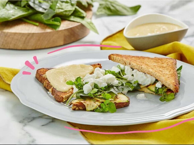 Sándwich de vegetales verdes con dip de Garbanzo Sándwich de vegetales verdes con dip de Garbanzo