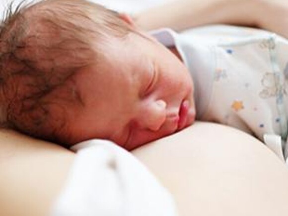 ¿Por qué es importante amamantar a mi bebé en cuanto nazca?