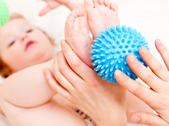 Beneficios del masaje infantil en la estimulación temprana