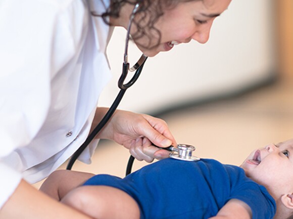 Vacunas del bebé —una guía para padres