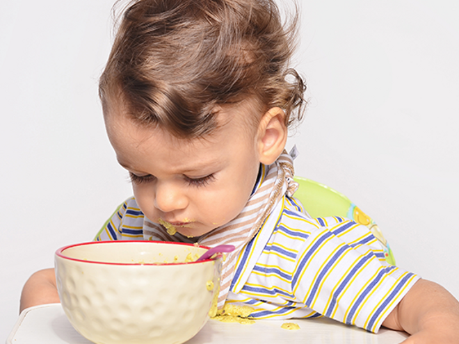 Las señales de satisfacción y hambre de tu niño pequeño